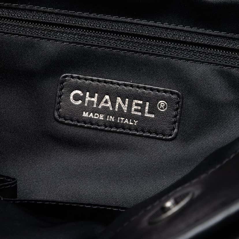 Chanel CC Quilted Lambskin Chain Shopping Tote Black Leather Very good condition - Box View