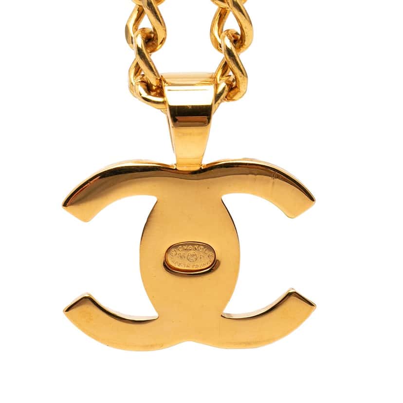 Chanel CC Gold Plated Turn Lock Pendant Necklace Gold Metal Very good condition - Inside View
