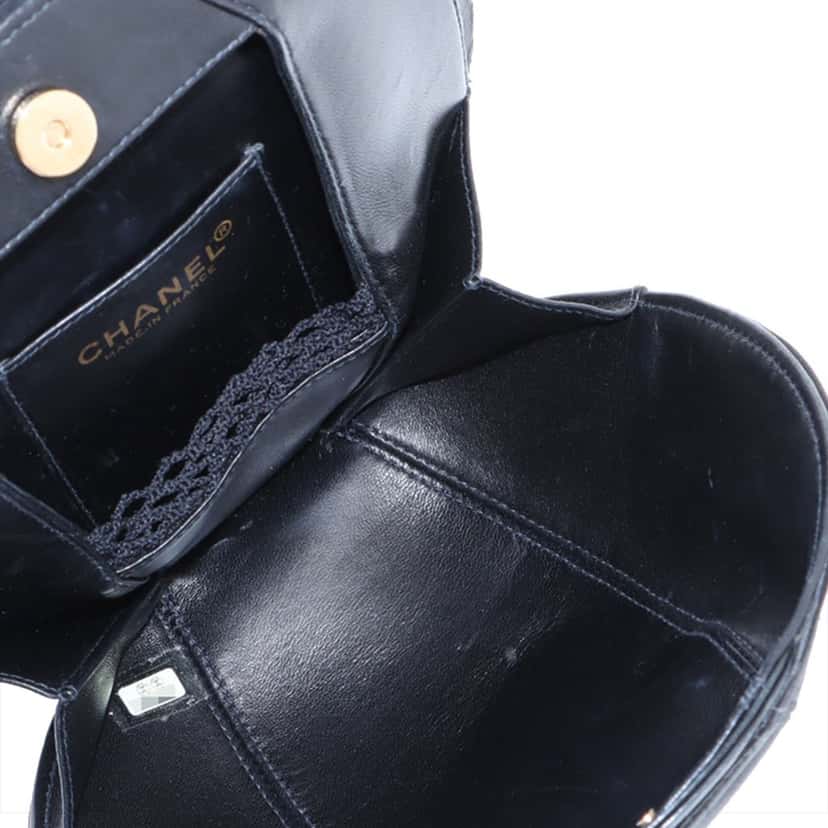 Chanel Lambskin and Satin Camellia Flower Evening Bag Black Leather Very good condition - Inside View