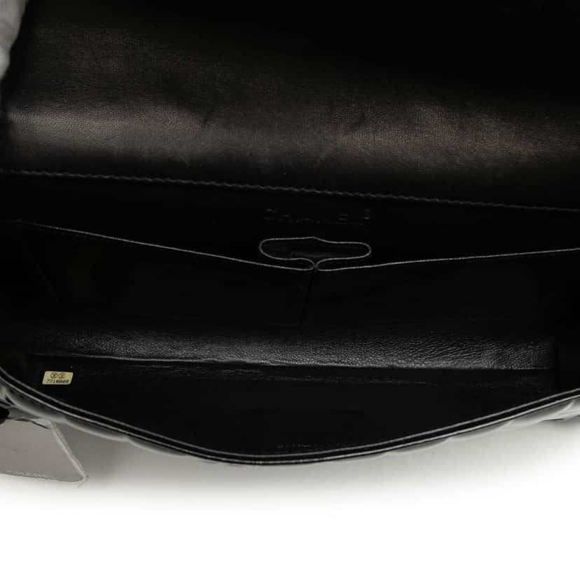 Chanel CC Chocolate Bar Patent Handle Clutch Black Leather Very good condition - Model View