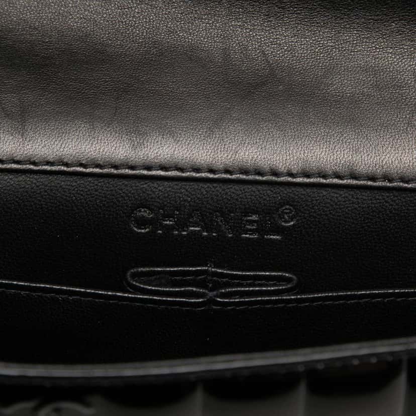 Chanel CC Chocolate Bar Patent Handle Clutch Black Leather Very good condition - Box View