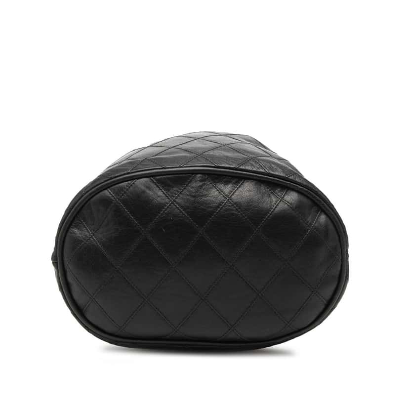Chanel Quilted Lambskin Drawstring Chain Bucket Bag Black Leather Very good condition - Inside View