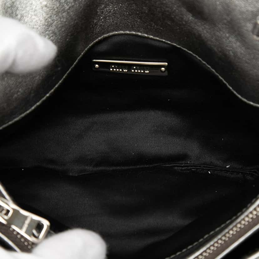 Miu Miu Matelasse Nappa Crystal Chain Shoulder Bag Silver Leather Very good condition - Model View