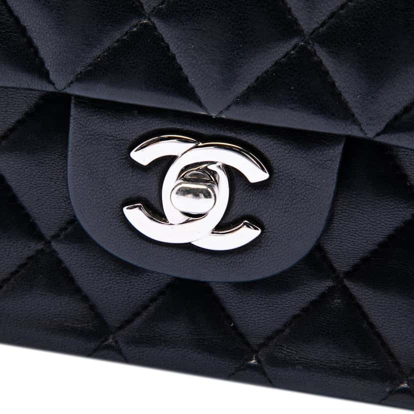 Chanel Medium Classic Lambskin Double Flap Black Leather Very good condition - Box View