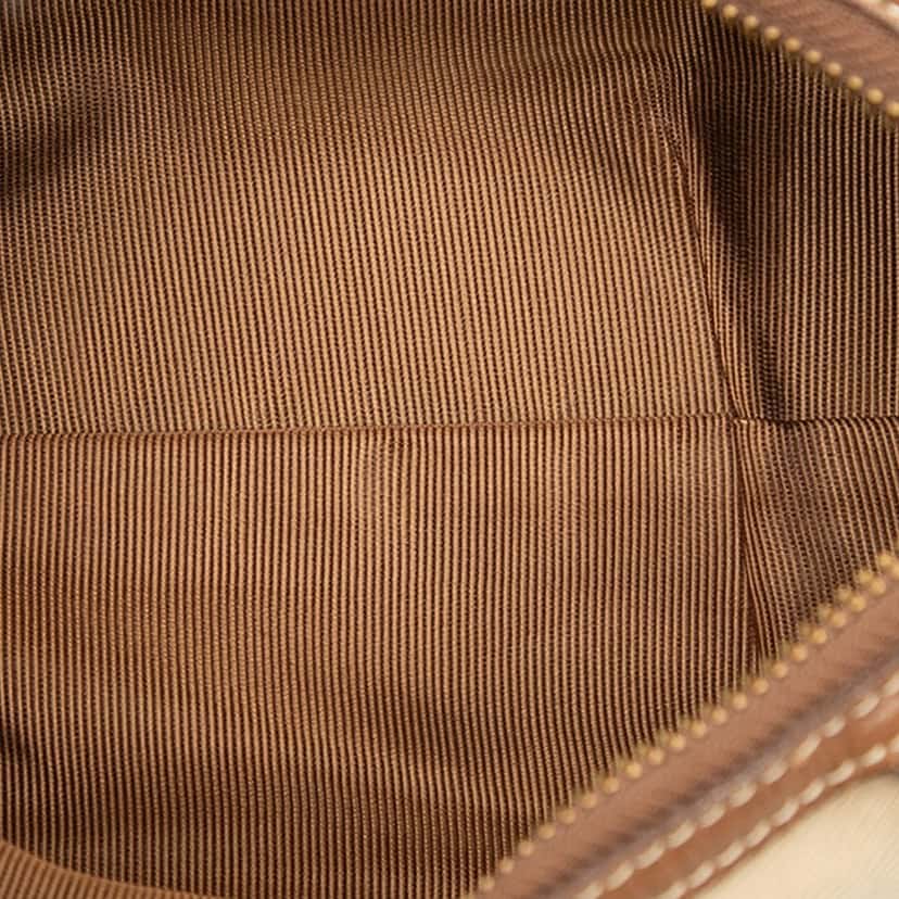 Burberry Canvas Shoulder Bag Beige Very good condition - Model View