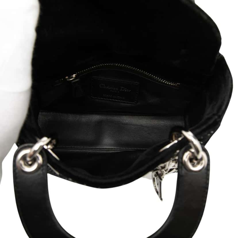 Dior Mini Velvet Cannage Strass Embellished Lady Dior Black Very good condition - Model View