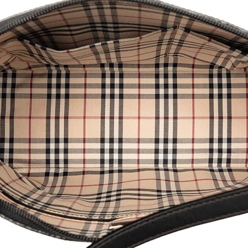 Burberry Leather Shoulder Bag Black Leather Very good condition - Model View