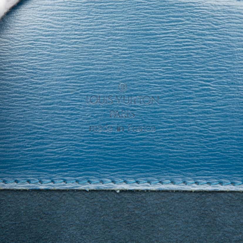 Louis Vuitton Epi Cluny Blue Leather Very good condition - Box View