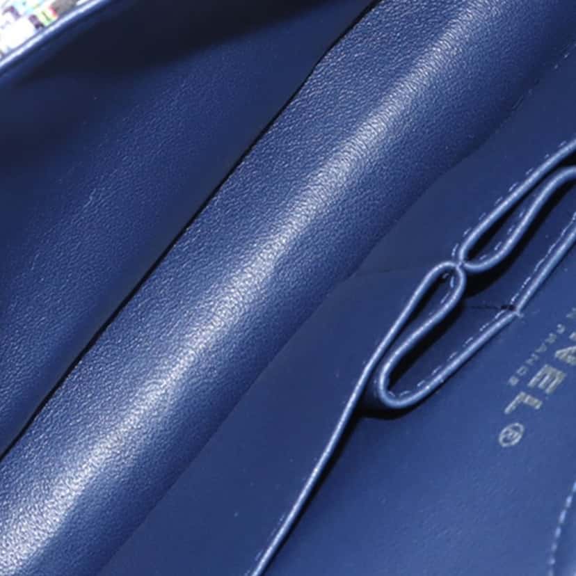 Chanel Medium Classic Tweed and Silicone Double Flap Blue Very good condition - Model View
