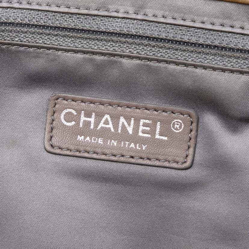 Chanel Jumbo Quilted Lambskin Coco Rain Flap Brown Leather Never worn, with tag - Box View