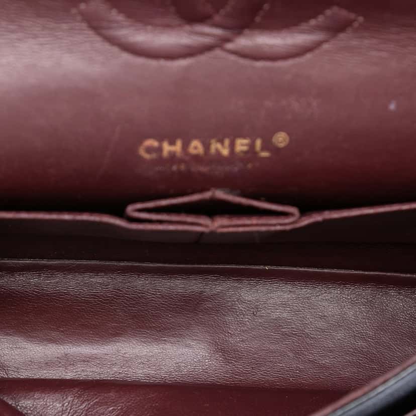 Chanel Medium Classic Caviar Double Flap Black Leather Very good condition - Model View