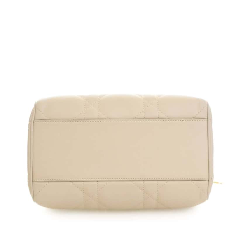 Dior Calfskin Macrocannage Groove 20 White Leather Very good condition - Box View