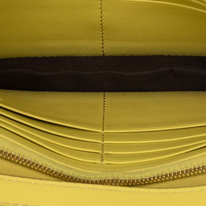 Gucci Calfskin Interlocking G Wallet on Chain Yellow Leather Very good condition - Model View