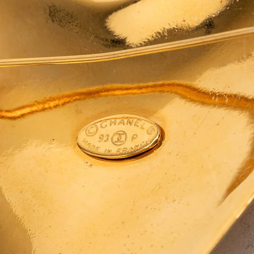 Chanel CC Gold Plated Heart Brooch Gold Metal Very good condition - Inside View