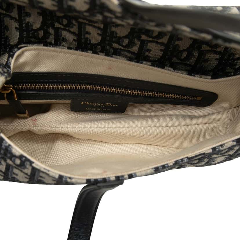 Dior Oblique Canvas Saddle Bag Blue Very good condition - Model View
