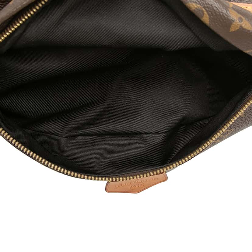 Louis Vuitton Monogram Bumbag Brown Very good condition - Model View