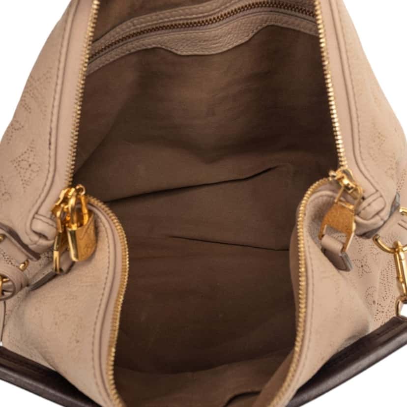 Louis Vuitton Monogram Mahina Selene MM Beige Leather Very good condition - Model View