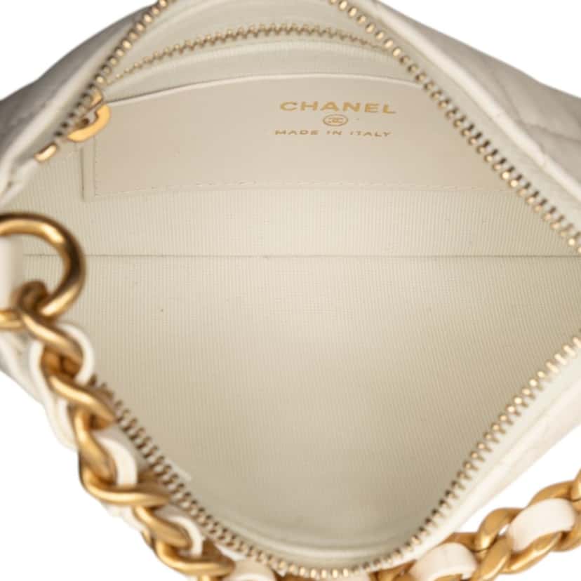 Chanel CC Quilted Lambskin Trendy Chain Around Hobo White Leather Very good condition - Model View