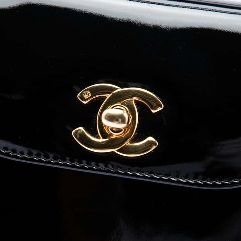 Chanel Patent Kelly Top Handle Flap Black Leather Very good condition - Box View