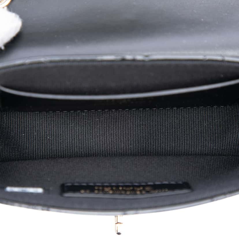 Chanel Mini CC Quilted Patent Single Flap Black Leather Very good condition - Model View