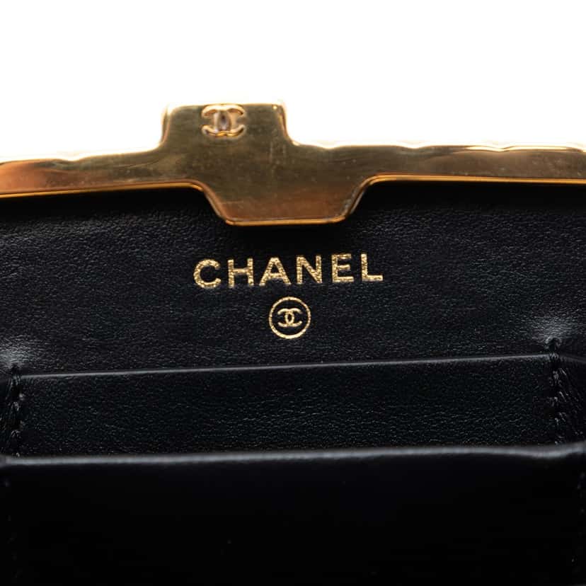 Chanel Small Glazed Goatskin Box With Chain Black Leather Very good condition - Box View