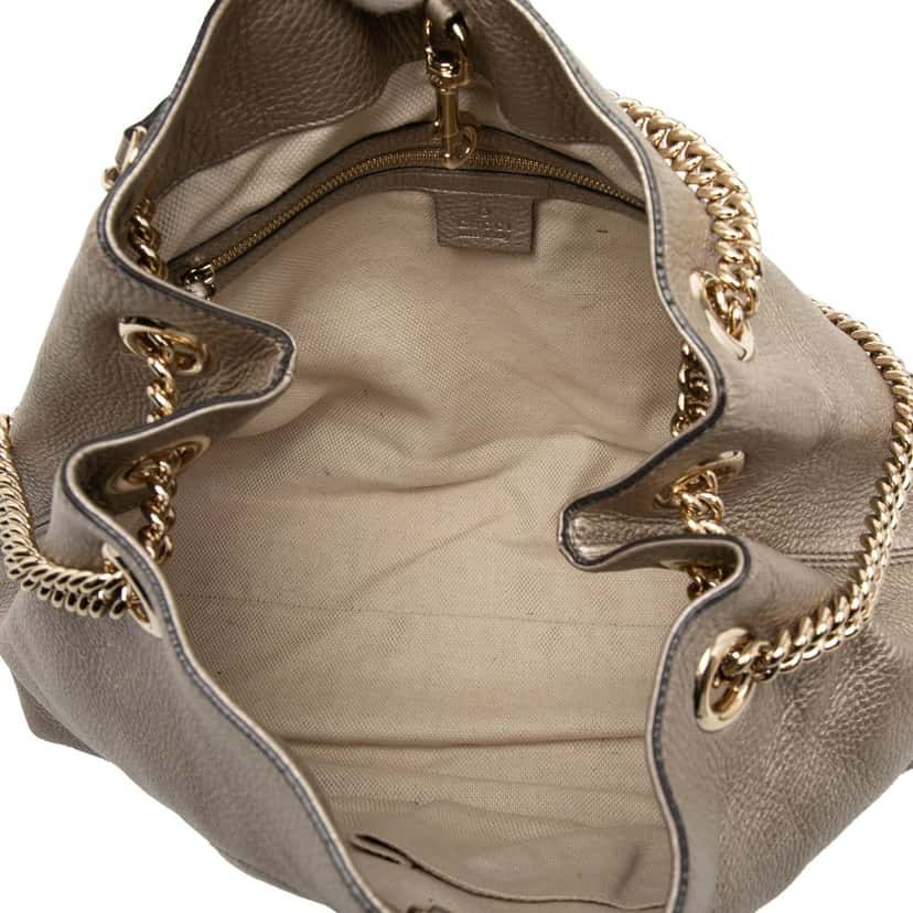Gucci Medium Metallic Calfskin Soho Chain Tote Gold Leather Very good condition - Model View