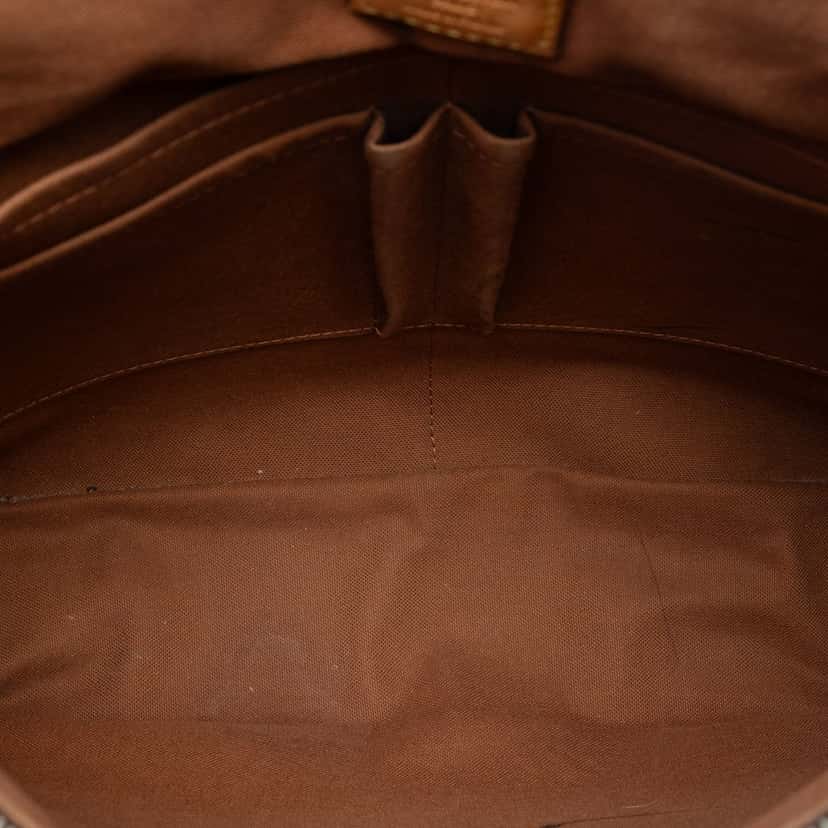 Louis Vuitton Monogram Beaubourg Messenger MM Brown Very good condition - Model View