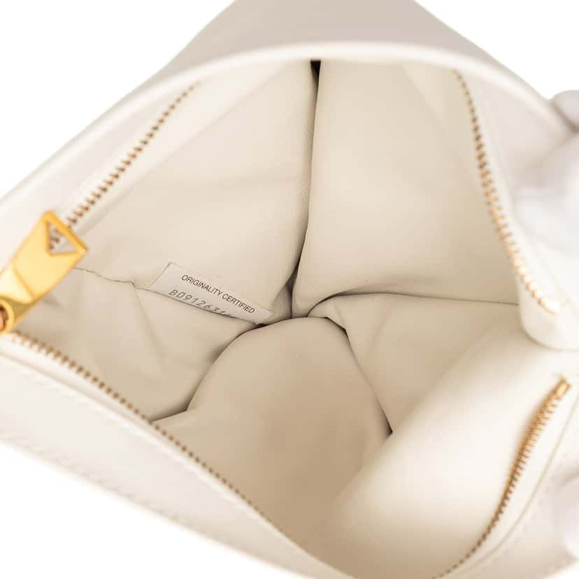 Bottega Veneta Mini Calfskin BV Twist Bag White Leather Very good condition - Model View