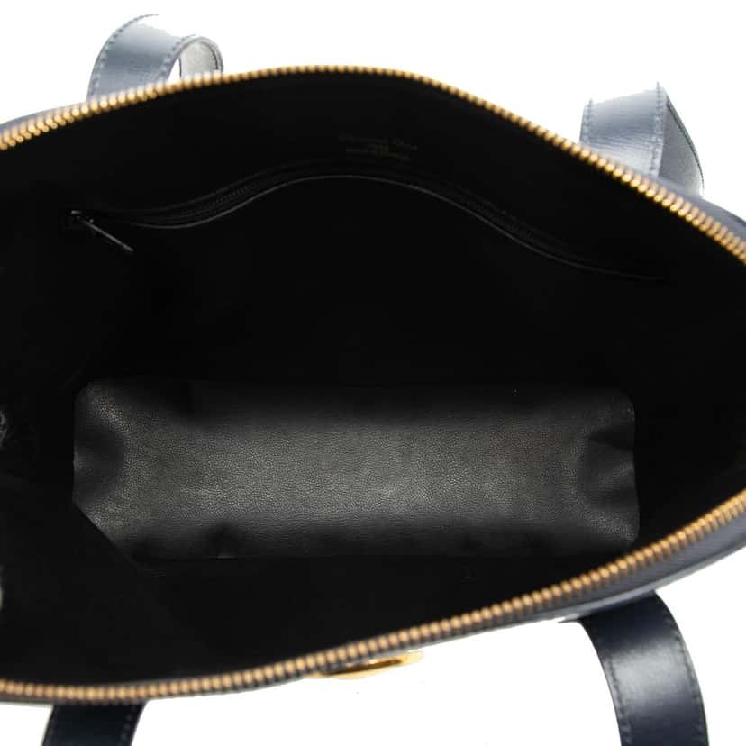 Dior Leather Logo Shoulder Bag Black Leather Very good condition - Model View