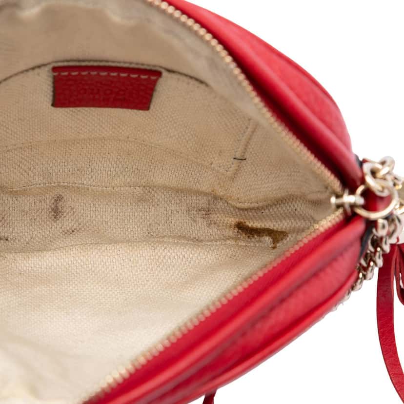 Gucci Mini Pebbled Calfskin Soho Chain Crossbody Red Leather Very good condition - Model View