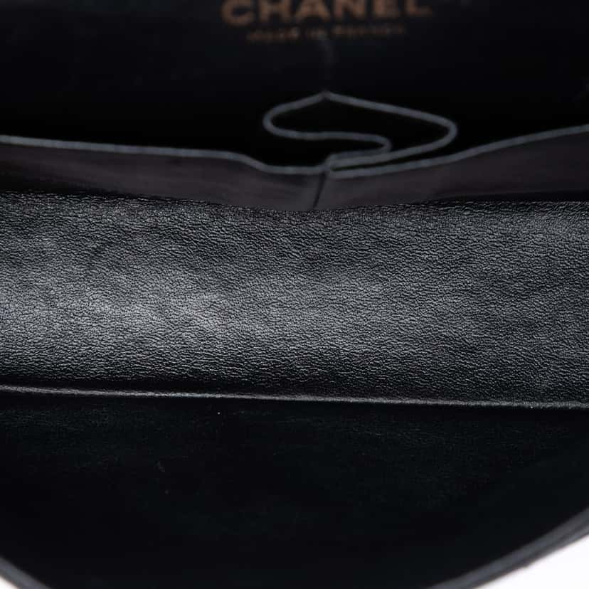 Chanel Medium Classic Caviar Double Flap Black Leather Very good condition - Model View