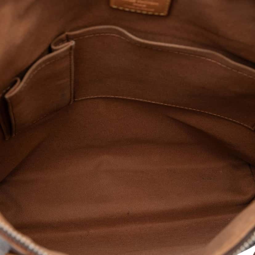 Louis Vuitton Monogram Odeon GM Brown Very good condition - Model View
