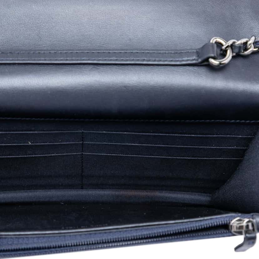 Chanel CC Quilted Lambskin Pearl Strap Wallet on Chain Blue Leather Good condition - Model View
