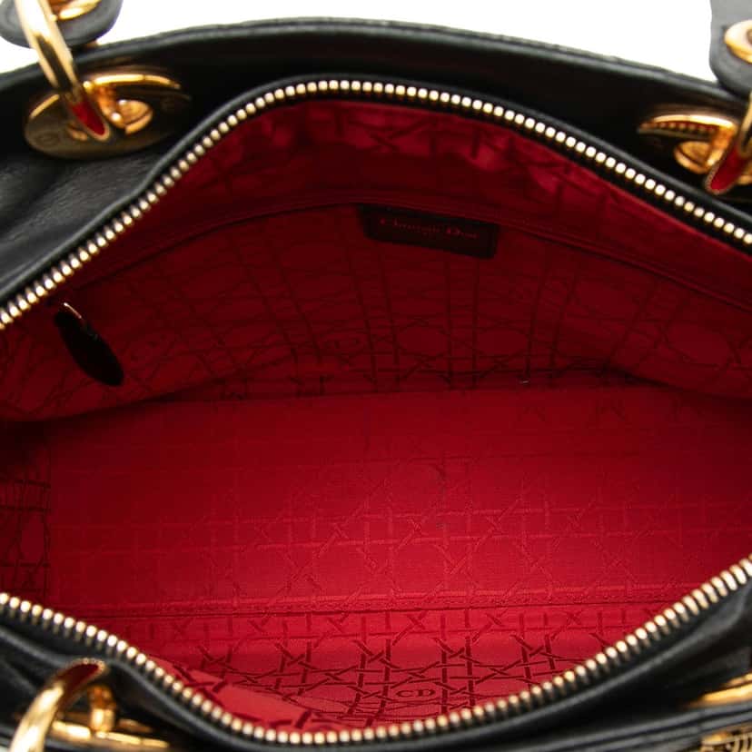 Dior Large Lambskin Cannage Lady Dior Black Leather Very good condition - Model View