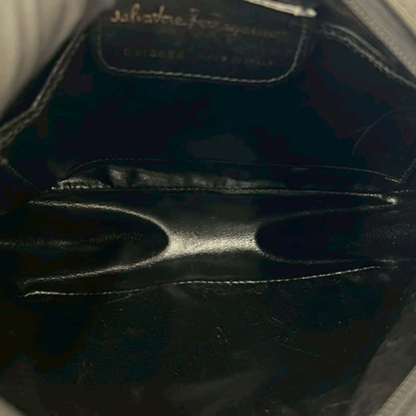 Ferragamo Embossed Lizard Leather Vara Crossbody Black Leather Very good condition - Box View