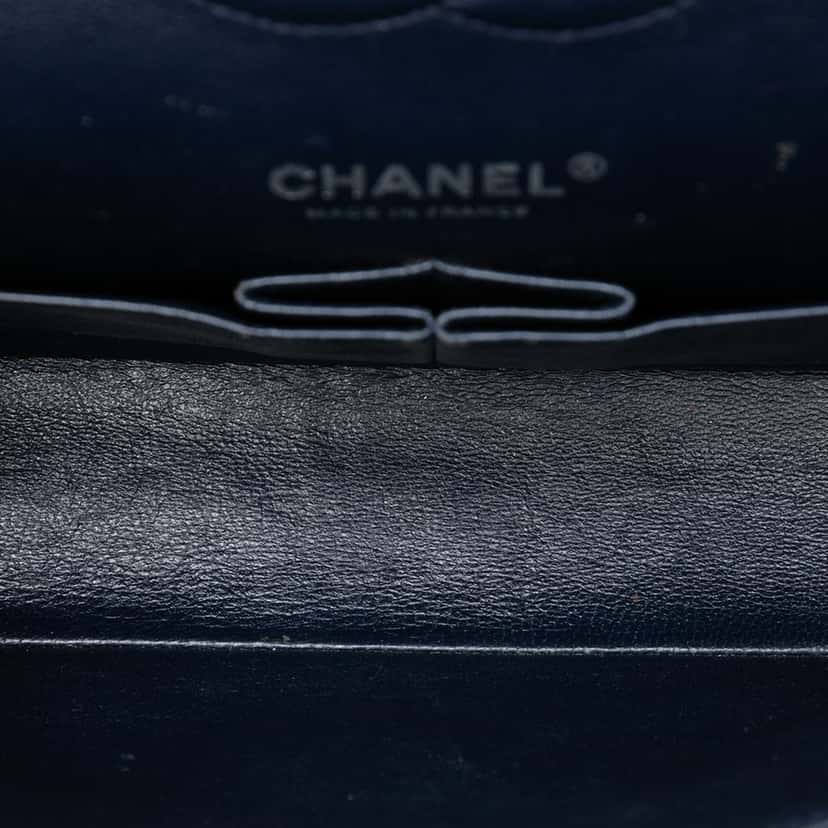 Chanel Medium Classic Caviar Double Flap Blue Leather Good condition - Model View