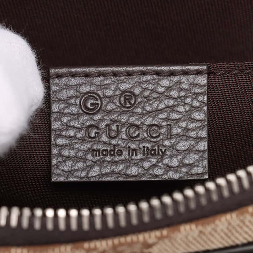 Gucci GG Canvas Belt Bag Beige Very good condition - Model View