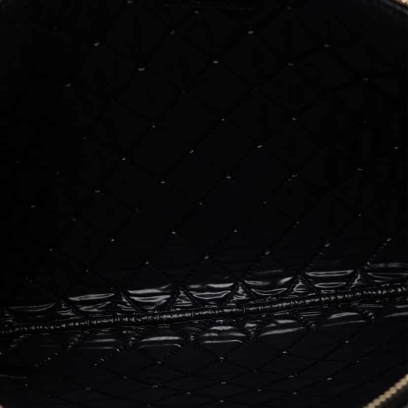 Chanel Large Quilted Lambskin Double Stitch Tassel O Case Clutch Black Leather Very good condition - Model View