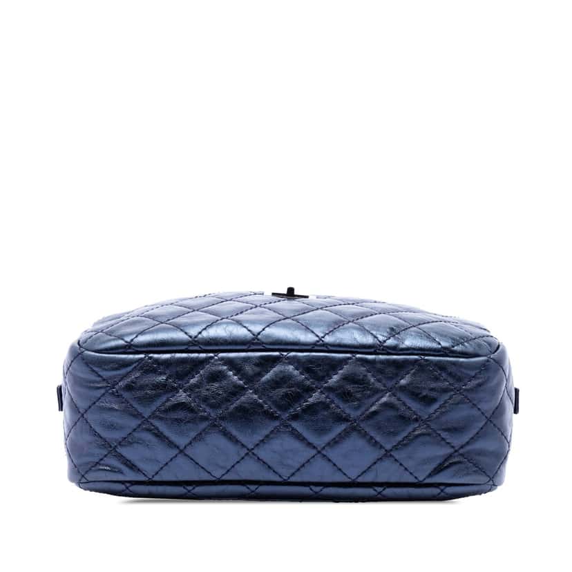Chanel Medium Metallic Quilted Aged Calfskin Reissue Camera Bag Blue Leather Very good condition - Inside View