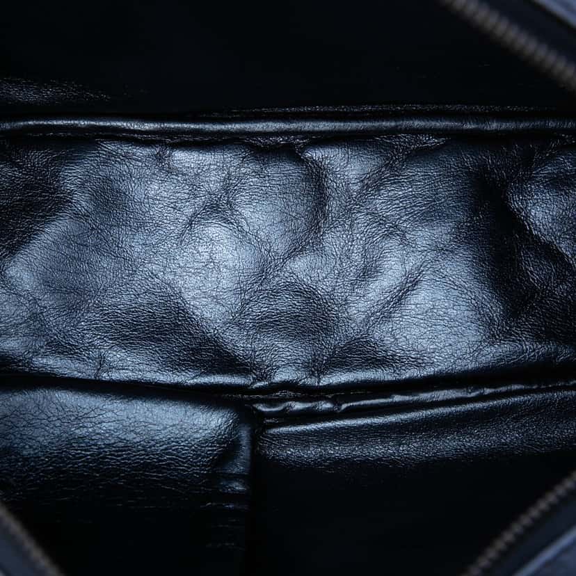 Chanel Medium Metallic Quilted Aged Calfskin Reissue Camera Bag Blue Leather Very good condition - Model View