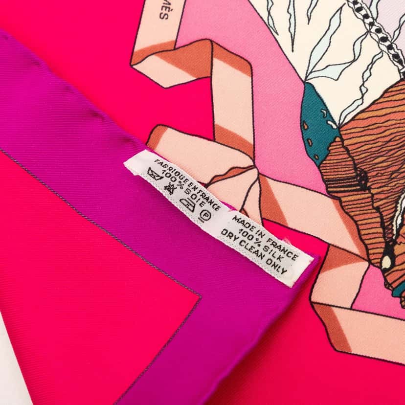 Hermès Hello Dolly Silk Scarf 90 Pink Very good condition - Back View