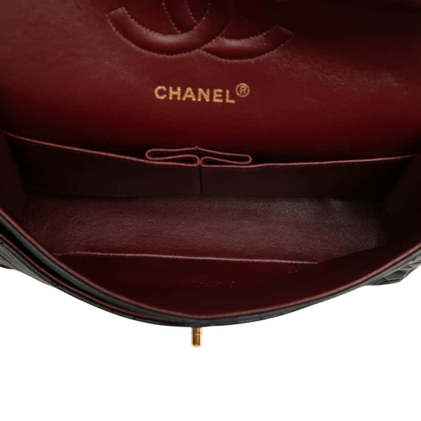 Chanel Medium Classic Lambskin Double Flap Black Leather Very good condition - Model View