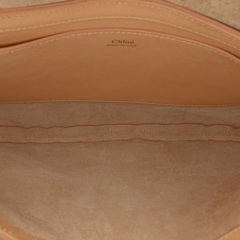 Chloé Leather Kiss Hobo Beige Leather Very good condition - Model View