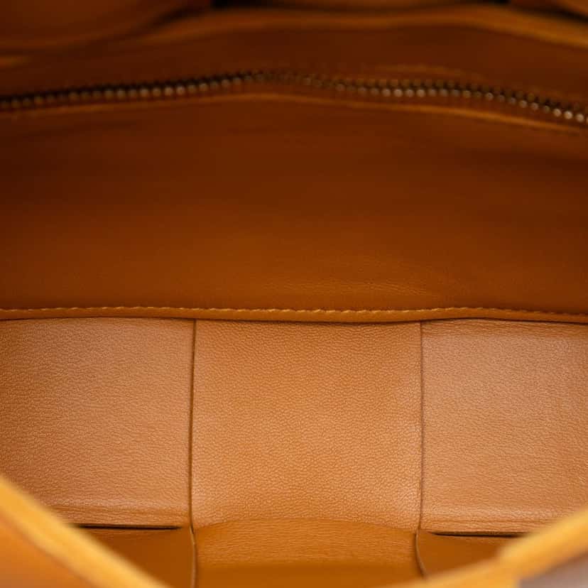 Bottega Veneta Nappa Intrecciato Cassette Crossbody Brown Leather Very good condition - Model View