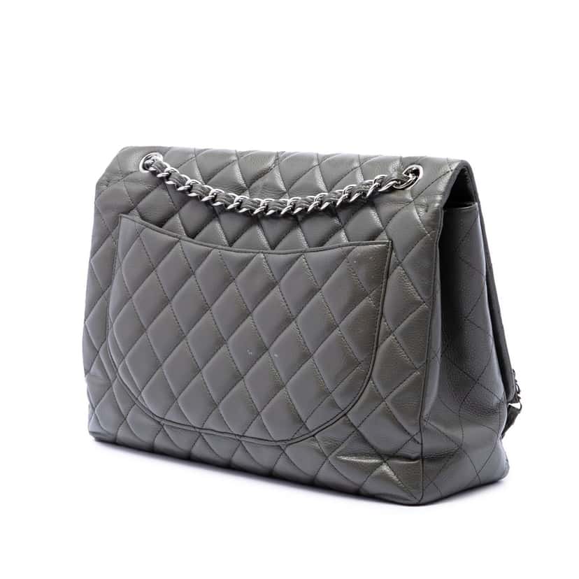 Chanel Maxi Classic Caviar Single Flap Other Leather Very good condition - Back View