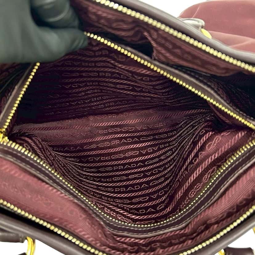 Prada Soft Calf Trimmed Tessuto Zip Top Satchel Red Very good condition - Inside View