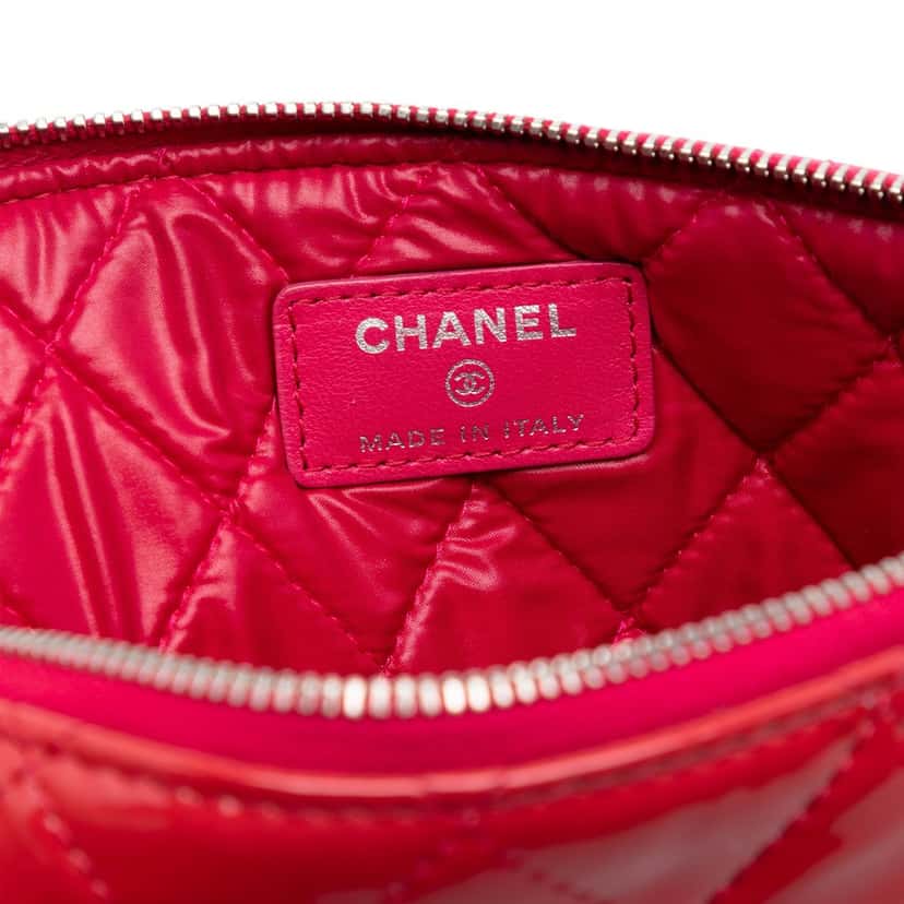 Chanel Small Quilted Patent Valentine Hearts O Case Clutch Red Leather Very good condition - Box View
