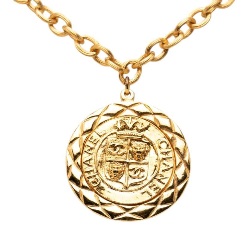 Chanel CC Gold Plated Medallion Lion Crest Pendant Necklace Gold Metal Very good condition - Back View