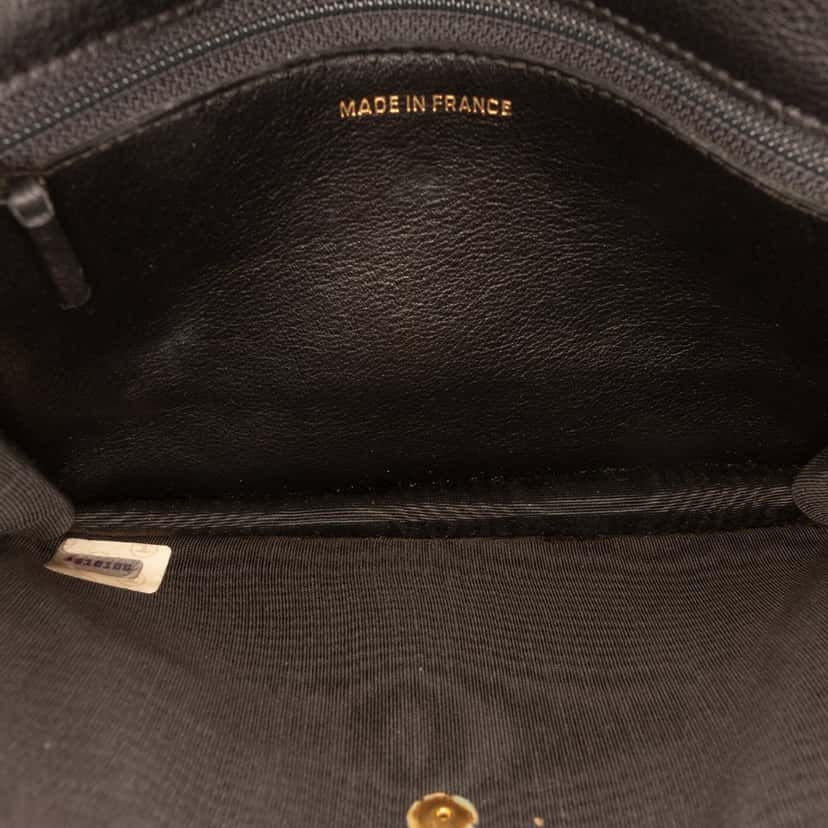 Chanel CC Satin Diamond Stitch Clutch Black Very good condition - Model View