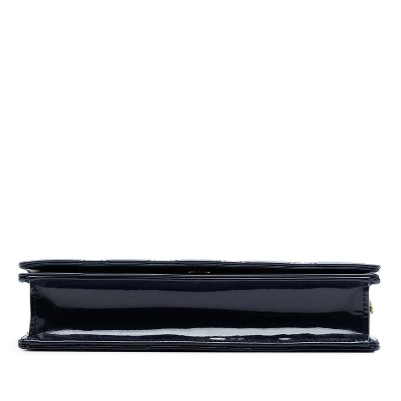 Dior Patent Cannage Lady Dior Pouch with Chain Blue Leather Very good condition - Inside View